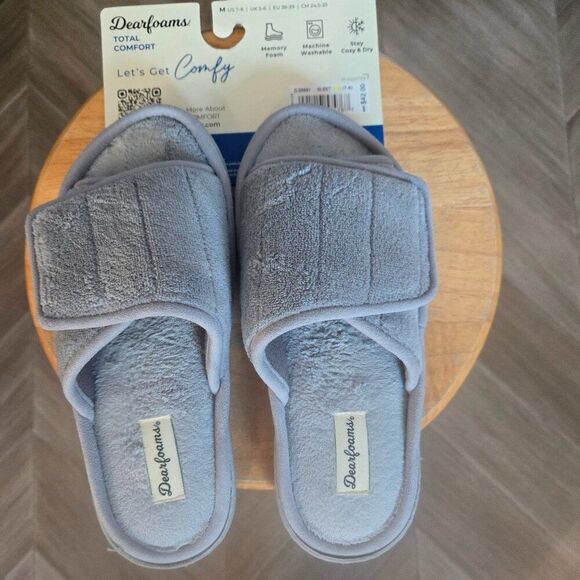Slippers - Picture 1 of 2
